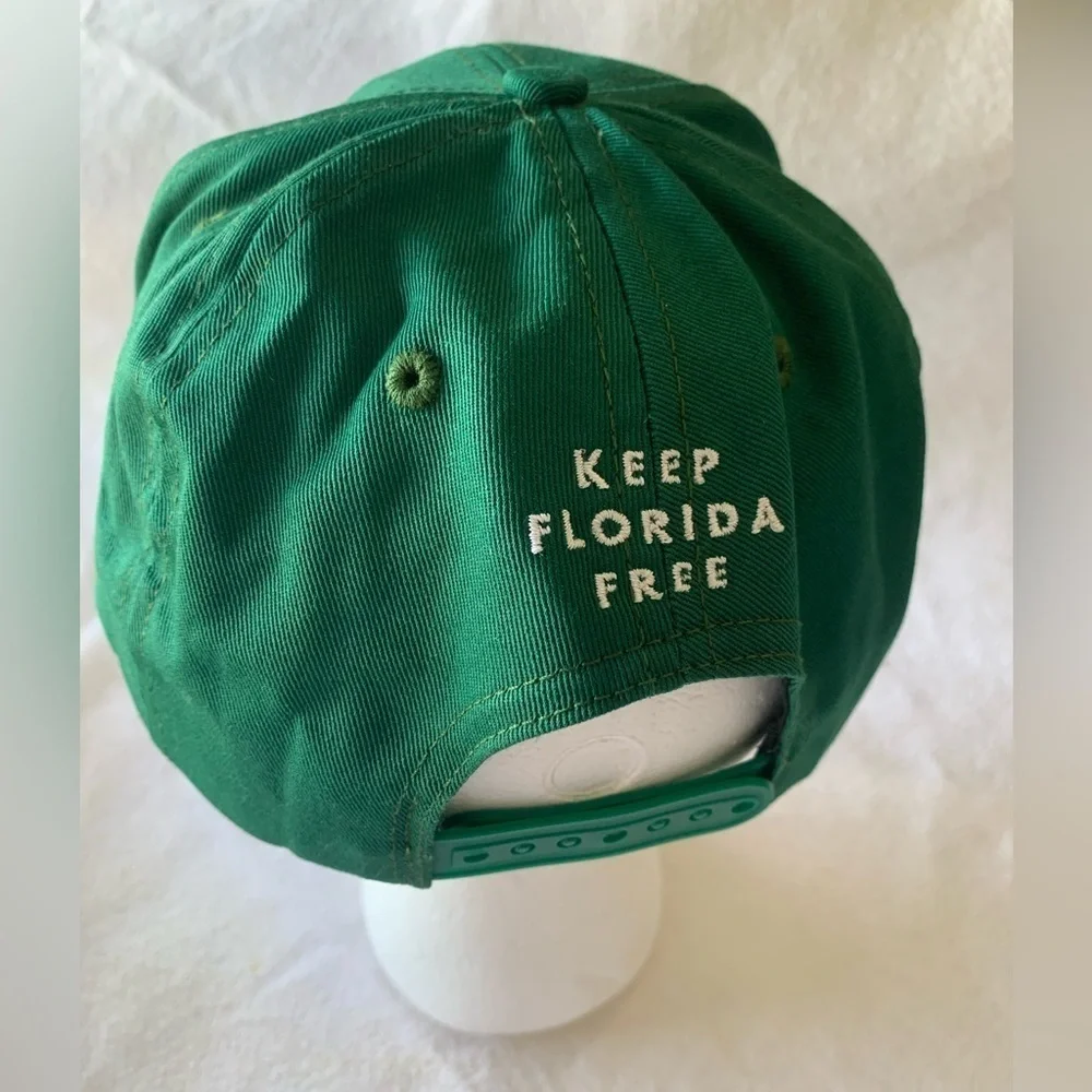 New Ron Desantis Keep Florida Free Trucker Hat White Snap Back Adjustable